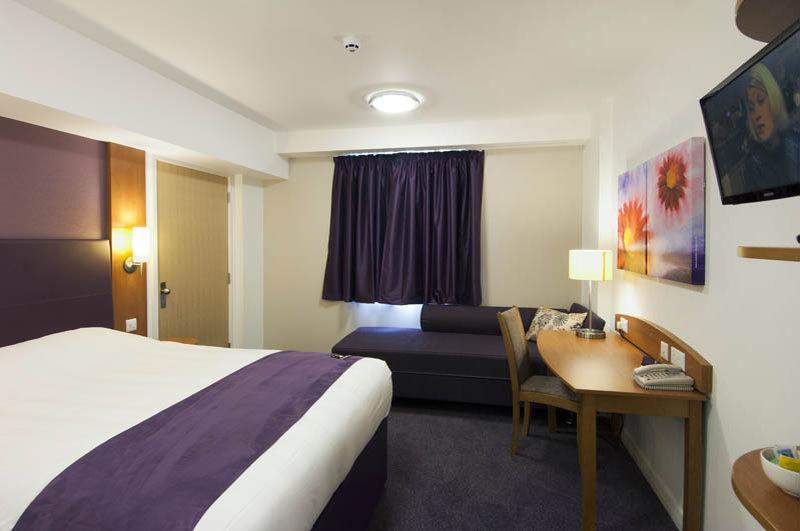Premier Inn Stroud Stroud  Kültér fotó